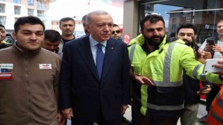 Cumhurbaşkanı Erdoğan Üsküdarda akaryakıt istasyonuna uğradı, vatandaşla sohbet etti