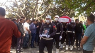 Depremde cenazesi karışan polis, 14 ay sonra memleketine getirilerek toprağa verildi
