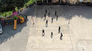 Hataylı depremzede öğrencilerin voleyboldaki başarısı moral oldu
