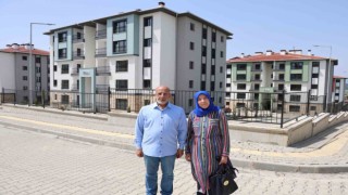 Depremzedeler yeni yuvalarına yerleşiyor