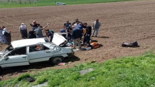 Diyarbakırda 9 kişinin bindiği otomobil takla attı: 6sı çocuk, 9 yaralı