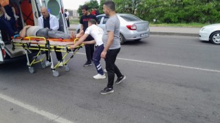 Diyarbakırda iki otomobil çarpıştı: 1 yaralı