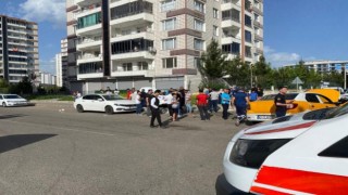 Diyarbakırda ticari taksi otomobille çarpıştı: 5 yaralı