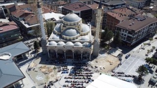 Düzcede son cumada camiler doldu taştı