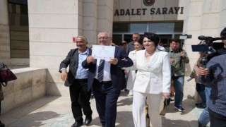 Edremit Belediye Başkanı Mehmet Ertaş mazbatasını aldı