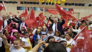 Edremitte 23 Nisan Ulusal Egemenlik ve Çocuk Bayramı coşkuyla kutlandı
