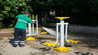 Efeler Belediyesi parkların bakımı için harekete geçti