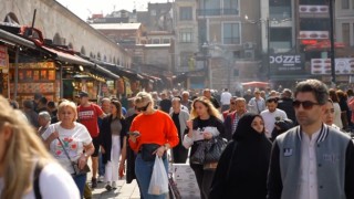 Eminönünde bayram öncesi alışveriş yoğunluğu