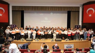ERÜde Ortaokul Öğrencileri Araştırma Projeleri Kayseri Bölge Yarışmasında ödüller sahiplerini buldu