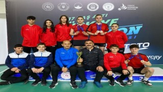 Erzincanlı badmintoncular 4 farklı branşta Türkiye şampiyonluğu kazandı