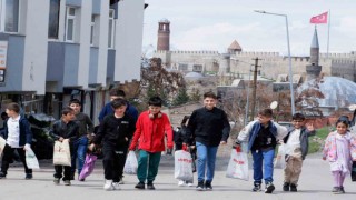 Erzurumda çocukların vazgeçemediği bir gelenek: Arafalık