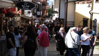 Eskişehirde yerli turist yoğunluğu esnafın yüzünü güldürdü