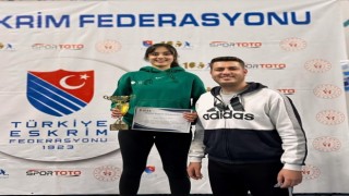 Eskişehirli sporcu Ankaradan madalya ile döndü