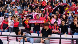 Eskişehirspor taraftarı takımını 7den 70e her sonuca rağmen destekliyor