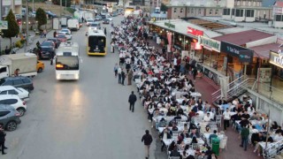 Esnaf ile üniversite öğrencileri iftarda bir araya geldi