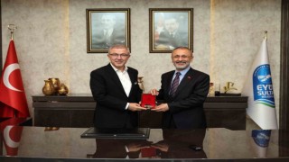 Eyüpsultan Belediye Başkanı Dr. Mithat Bülent Özmen görevine başladı