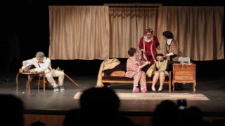 GAÜNde 12nci tiyatro festivali coşkusu