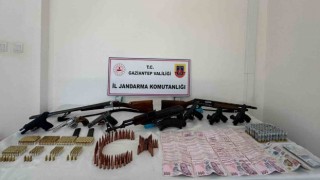 Gaziantepte Mercek operasyonuyla çok sayıda kaçak silah ele geçirildi