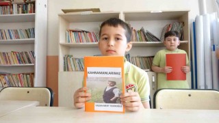 Giresunlu öğrencilerden 30 kahraman için 30 el yazması kitap