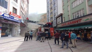 Gümüşhanede 2 katlı mağazada çıkan yangında maddi hasar meydana geldi