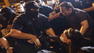 Gürcistanda Yabancı Etkinin Şeffaflığı yasa tasarısı protestosuna polisten sert müdahale
