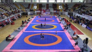 Güreş U15 Türkiye Şampiyonası, Sivasta başladı