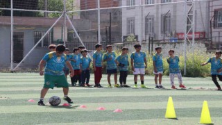 Haliliye Belediyesi Futbol Okulu ile genç yetenekler yetişiyor