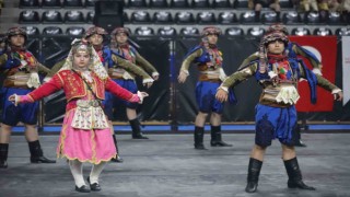 Halk oyunlarında Anadolunun renkleri Denizlide buluşuyor
