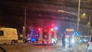 Hareket halindeki otomobil alev alarak yandı