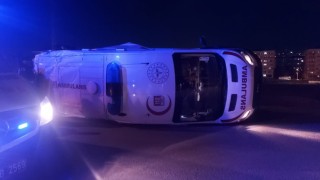 Hasta almaya giden ambulans kaza yaptı: 5 yaralı