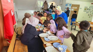 Hisarcıkta öğrencilere çini sanatı tanıtıldı