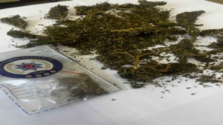 İncirliovada iki şüphelinin üzerinde uyuşturucu madde çıktı