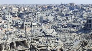 İsrail ordusunun geri çekildiği Han Yunustaki yıkım görüntülendi