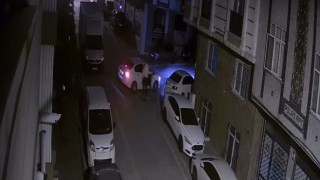 İstanbulda işi bırakan DJye silahlı saldırı kamerada: Eski patronunun tuttuğu tetikçi kurşun yağdırdı