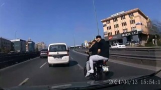 İstanbulda motosiklet sürücüsü trafiği tehlikeye attı