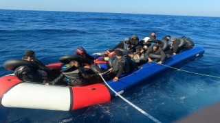 İzmir sularında 5 i çocuk 59 göçmen yakalandı