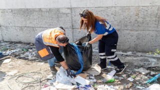İzmirde her gün 850 işçi 2 bin kilometrelik güzergahı temizliyor