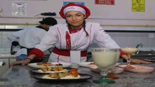 İzmirde lise öğrencileri yemek yarışmasında hünerlerini sergiledi