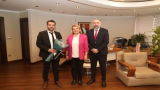 İzmit Belediyesi müdürlüklerinde devir teslim töreni yapıldı