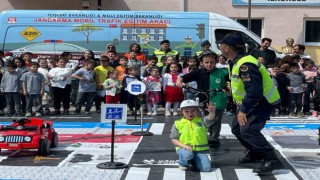 Jandarmadan miniklere trafik eğitimi