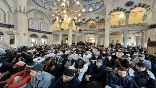 Japonyadaki Müslümanlar Ramazan Bayramı namazı için Tokyo Camiine akın etti