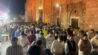 Kadir Gecesinde Ulu Camii doldu taştı