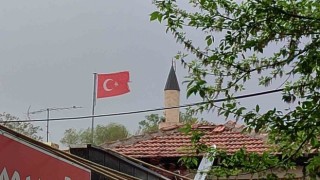 Kalehöyükde şiddetli rüzgar bayrağı yırttı