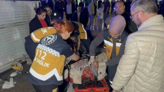 Kamyonetle otomobil çarpıştı: 6 yaralı