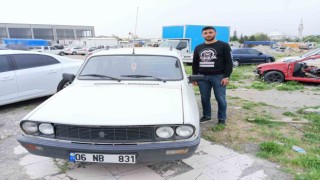 Kapı kilidini kırdıkları otomobilden 4 bin liralık eşya çaldılar