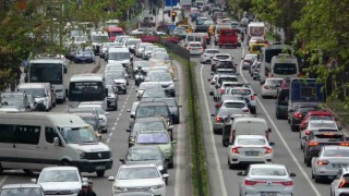 Karadeniz Sahil Yolunda trafik yoğunluğu