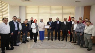 Karaman Belediye Başkanı Savaş Kalaycı, mazbatasını aldı