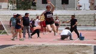 Karamanda başlayan Atletizm Grup Yarışmalarına 14 ilden 425 sporcu katılıyor