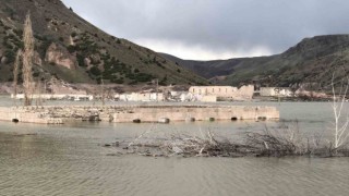 Karsta baraj kapakları kapandı, eski köy sular altında kaldı