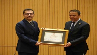 Kastamonu Belediye Başkanı Hasan Baltacı mazbatasını aldı